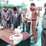 Kejari Jayawijaya musnahkan barang bukti 8 pucuk senjata api-1689240167
