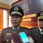 Kepala Kejari Payakumbuh Suwarsono didampingi Kasi Pidsus Saut Berhard Damanik. ANTARA/Akmal Saputra-1690186579