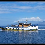Sebuah kapal motor melintas di perairan Laut Flores Timur, Provinsi NTT. (FOTO ANTARA/Bernadus Tokan)-1689927596
