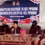 Anggota KPU Kabupaten Sigi Anhar Lasingki menyampaikan arahan dalam rakor PPS se Kecamatan Pipikor. ANTARA/HO-Dok KPU Sigi.-1693216368