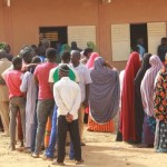 Ilustrasi - Masyarakat mengantre di sebuah tempat pemungutan suara di Niamey, Niger, pada 27 Desember 2020. (Xinhua)-1691649335