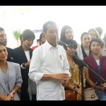 Presiden Joko Widodo memberikan keterangan pers di Stasiun LRT Dukuh Atas, Jakarta, Kamis (10/8/2023). (ANTARA/Indra Arief Pribadi)-1691641554