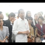 Presiden RI Joko Widodo saat ditemui usai meninjau Stasiun LRT Jatimulya, Bekasi, Jawa Barat, Kamis (10/8/2023). ANTARA/Indra Arief Pribadi-1691641388