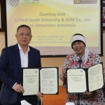 Vice President CSU, Gou Xueyi (kiri) dan Sekretaris Universitas UI, dr. Agustin Kusumayati., M.Sc., Ph.D. (kanan) (ANTARA/ Foto: Humas UI)-1694431834