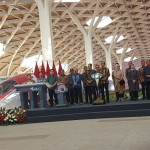 Presiden Joko Widodo (Jokowi) meresmikan kereta cepat di Stasiun KCJB Halim, Jakarta, Senin (2/10/2023). ANTARA/Andi Firdaus-1696224668