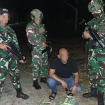 Satgas Pamtas RI menangkap pelaku penyelundupan Sabu di perbatasan Kalbar-Malaysia (ANTARA/HO-Kodam XII/Tanjungpura)-1698735708