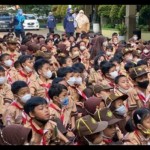 Sejumlah murid berkumpul di halaman sekolah untuk mengikuti sebuah kegiatan di Jakarta, Jumat (26/5/2023). ANTARA/Luthfia Miranda Putri-1696832906