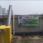Water mist menyemprotkan cairan eco enyzme di Kantor Wali Kota Jakarta Pusat, Jakarta, Senin (9/10/2023). ANTARA/Nadia Putri Rahmani-1696850150