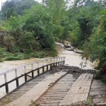 Banjir dan tanah longsor di Bunut Hulu Kalbar satu jembatan hanyut-1699522304