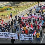 Massa berbagai kelompok gelar aksi di Patung Kuda jelang putusan MKMK-1699349077