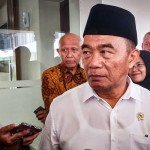 Menko PMK minta otoritas Aceh terima pengungsi Rohingnya-1700477291