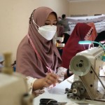 Pelatihan menjahit. (ANTARA/HO-Pupuk Kujang)-1701160356