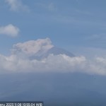 Tangkapan layar rekaman CCTV yang menunjukkan erupsi Gunung Semeru di Jawa Timur pada Rabu (8/11/2023). (ANTARA/HO PVMBG)-1699430596