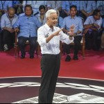 Ganjar respons Prabowo bahwa penanganan konflik di Papua butuh dialog-1702394150