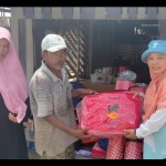 Dinas Sosial Kabupaten Mukomuko menyalurkan bantuan kepada korban kebakaran di Air Punggur, Rabu (3/1/2024) ANTARA/Ferri.-1704266273