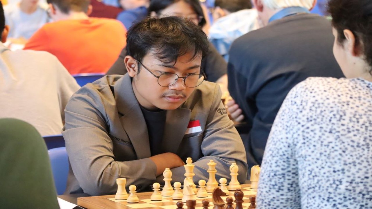 IM Aditya Bagus Arfan saat berhadapan dengan  WGM Lena Georgescu/Foto: Kristianus Liem