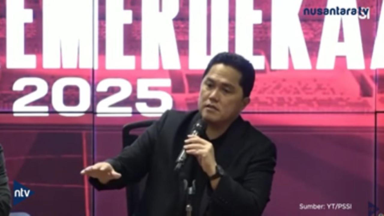 Ketua Umum PSSI Erick Thohir memberikan keterangan pers terkait penyelenggaraan Piala Kemerdekaan 2025