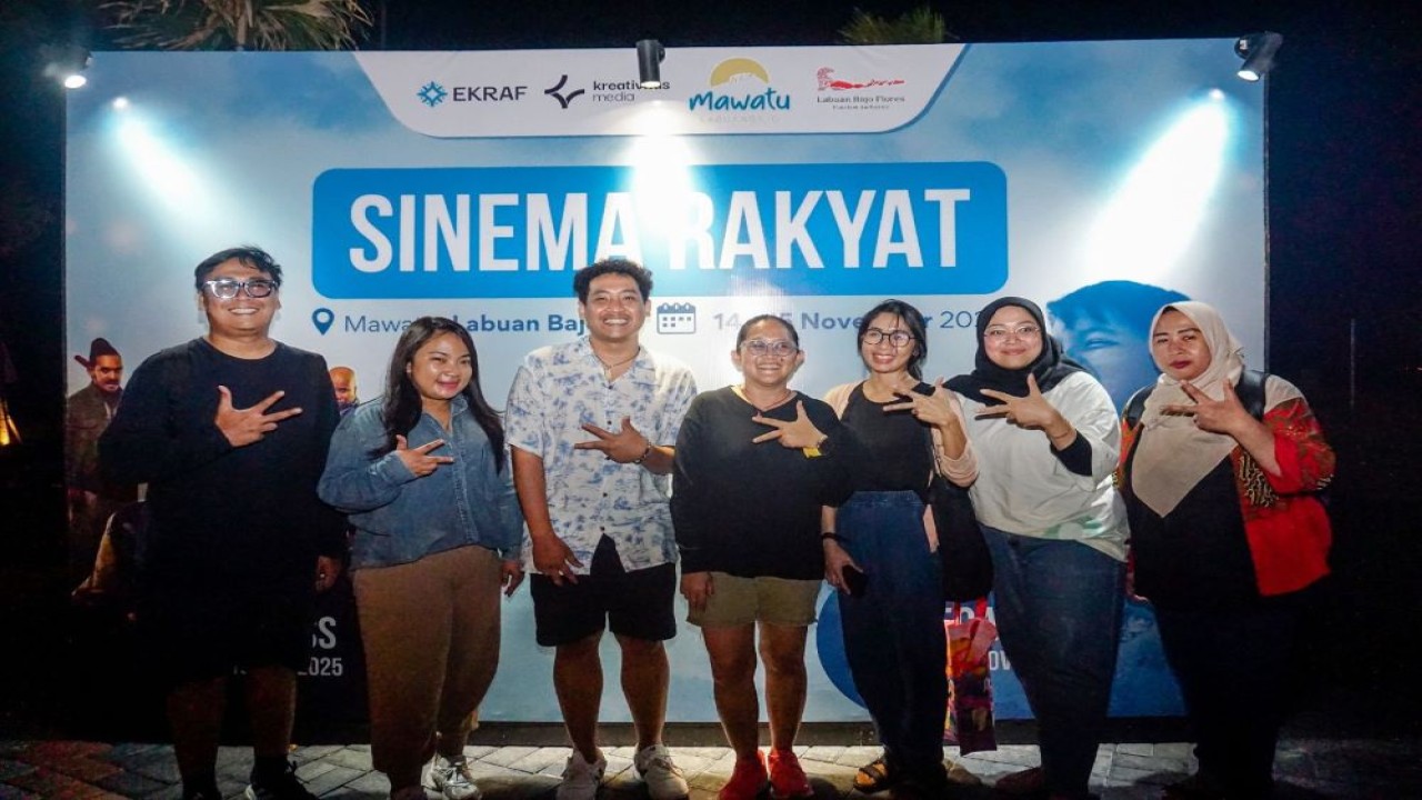 Kementerian Ekonomi Kreatif/Badan Ekonomi Kreatif (Ekraf) menghadirkan bioskop alternatif melalui program Sinema Rakyat di Labuan Bajo/ist