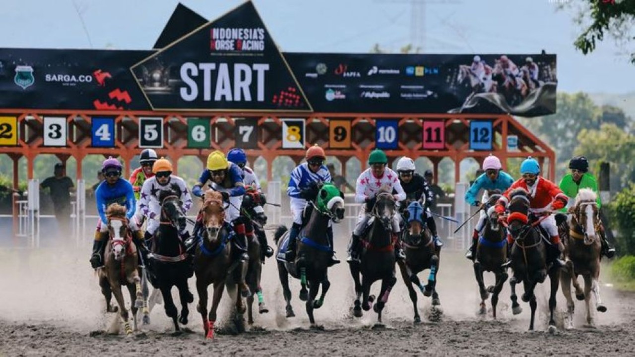 IHR Piala Raja Hamengku Buwono X 2025 resmi menutup rangkaian ajang pacuan kuda nasional bertajuk IHR 2025 "The Race of Rising Stars" di Lapangan Pacuan Kuda Sultan Agung, Daerah Istimewa Yogyakarta (DIY), Minggu 9 November 2025. (Foto: Istimewa)