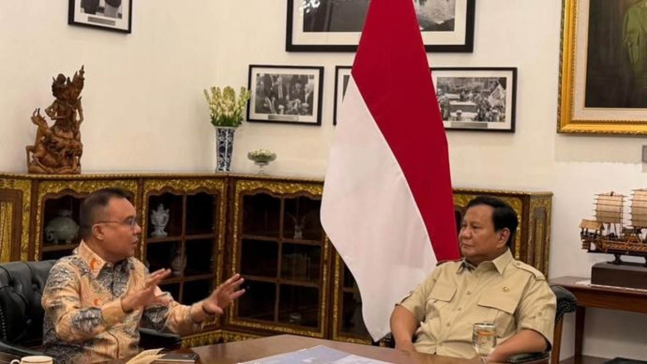 Prabowo dan Wakil Ketua DPR Sufmi Dasco Bahas Empat Program Strategis di Istana Prabowo dan Wakil Ketua DPR Sufmi Dasco Bahas Empat Program Strategis di Istana (Sekretariat Kabinet)