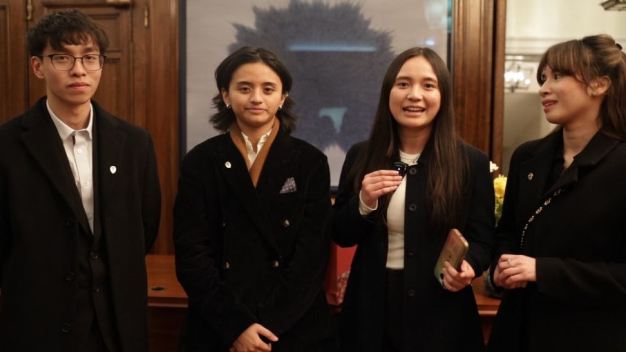 Para mahasiswa dibuat kagum dengan sikap Presiden Prabowo Subianto yang ramah dan rendah hati. (Foto: Dok/Istimewa)