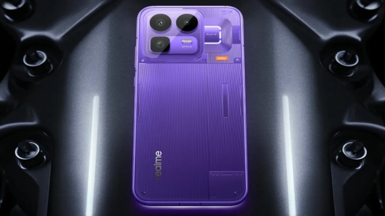 Realme memamerkan ponsel yang akan datang dalam warna Cyber ​​Purple. (Foto: Istimewa via GSM Arena)