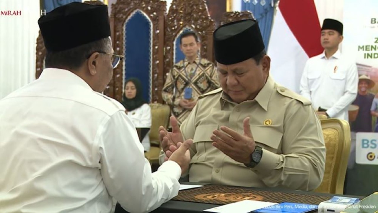 Momen Presiden Prabowo Subianto lakukan pembayaran zakat. (NTVnews)