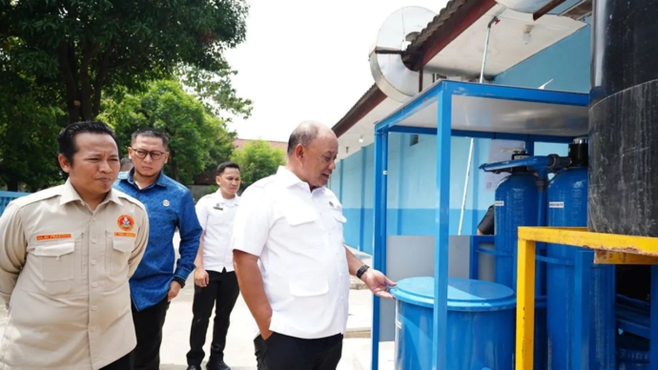 Kepala BGN Dadan Hindayana meresmikan SPPG Pemuda Muhammadiyah di Bekasi, Jawa Barat, pada Selasa (21/4/2026), ANTARA/HO-BGN. (Antara)