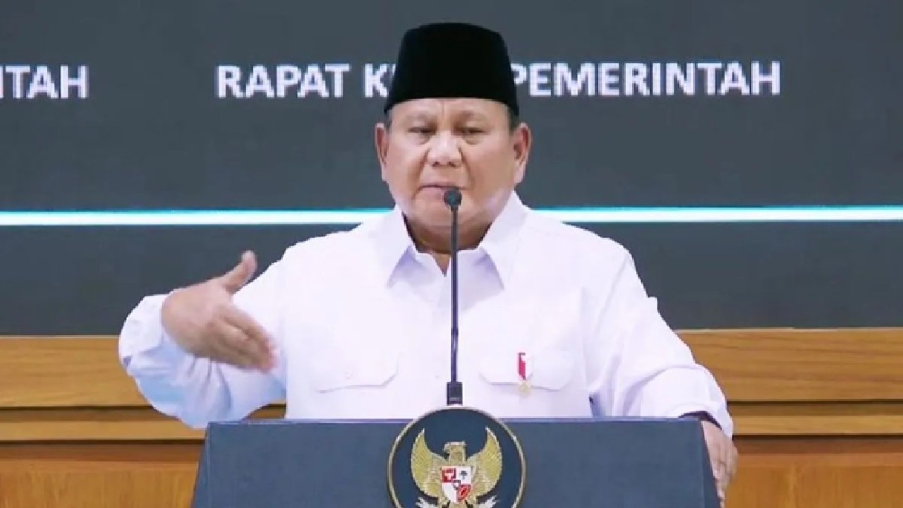 Tangkapan layar - Presiden Prabowo Subianto menyampaikan taklimat pada rapat kerja pemerintah anggota Kabinet Merah Putih di Istana Kepresidenan, Jakarta, Rabu (8/4/2026). ANTARA/Youtube Sekretariat Presiden/aa. (ANTARA/YouTube Sekretariat Presiden) (Antara)