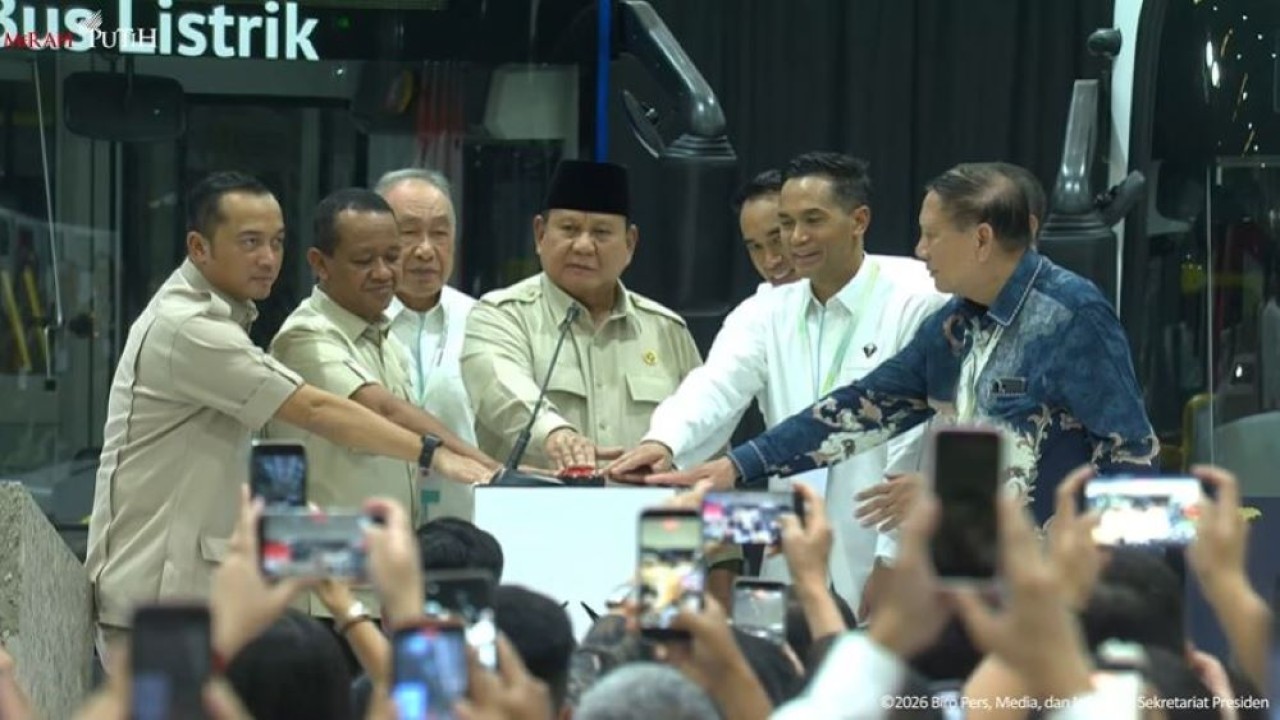 Presiden Republik Indonesia Prabowo Subianto optimistis terhadap masa depan Indonesia yang dinilai memiliki kekuatan besar untuk bangkit dan menjadi negara yang mandiri serta disegani di mata dunia. (Bakom RI)