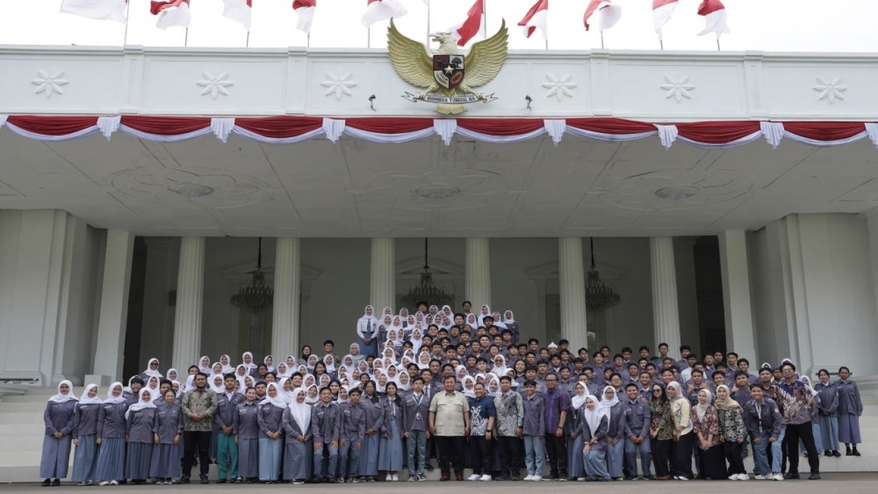 Ratusan pelajar dari Forum OSIS Jawa Barat (FOJB) berkesempatan mengunjungi Istana Merdeka dan bertemu langsung dengan Presiden Prabowo Subianto, Selasa 5 Mei 2026. (Foto: Dok/Istimewa/Bakom RI)