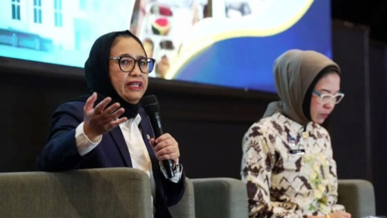 Wakil Kepala BGN Nanik S. Deyang (kiri). ANTARA/HO-BGN/am. (Antara)