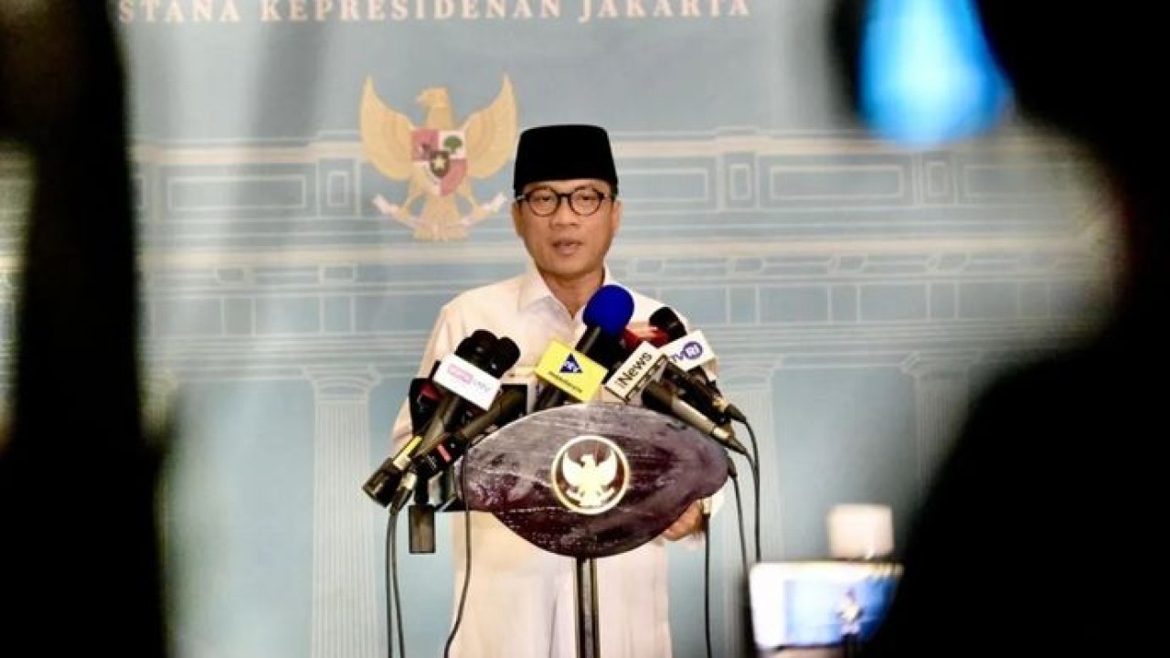 Menteri Desa dan Pembangunan Daerah Tertinggal (Mendes PDT) Yandri Susanto memberikan keterangan pers setelah rapat terbatas di Istana Kepresidenan RI, Jakarta, Rabu, 15 Juli 2026. (Antara)