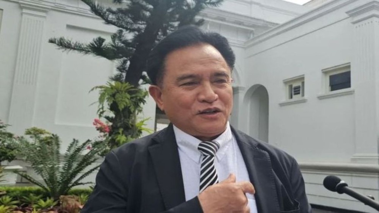 Menteri Koordinator Bidang Hukum, HAM, Imigrasi, dan Pemasyarakatan (Menko Kumham Imipas) Yusril Ihza Mahendra di Kompleks Istana Kepresidenan, Jakarta, Jumat (10/1/2025). (Foto: ANTARA/Livia Kristianti)