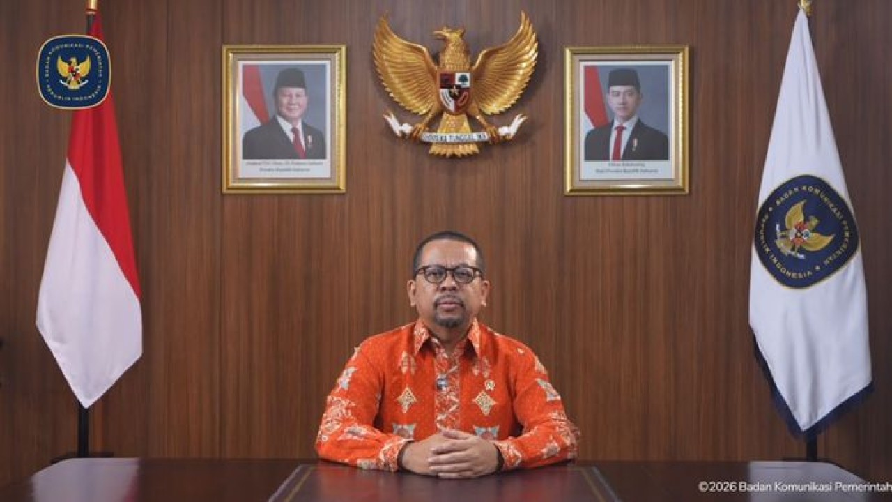 Kepala Badan Komunikasi Pemerintah (Bakom) RI, Muhammad Qodari, sedang memberikan pernyataan resmi terkait pengawasan terhadap beras fortifikasi