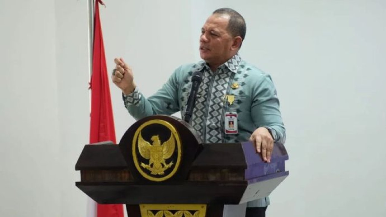 Direktur Jenderal Bina Pemerintahan Desa Kementerian Dalam Negeri La Ode Ahmad P. Bolombo. (Antara)