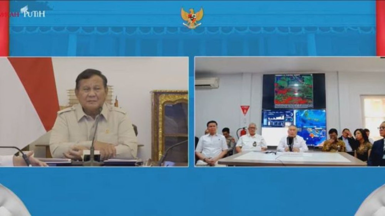 Presiden Prabowo memimpin rapat terbatas penanganan bencana alam gempa NTT, erupsi Anak Gunung Krakatau, dan perkembangan penanganan Karhutla dengan para Kepala Daerah. (Foto: Istimewa)