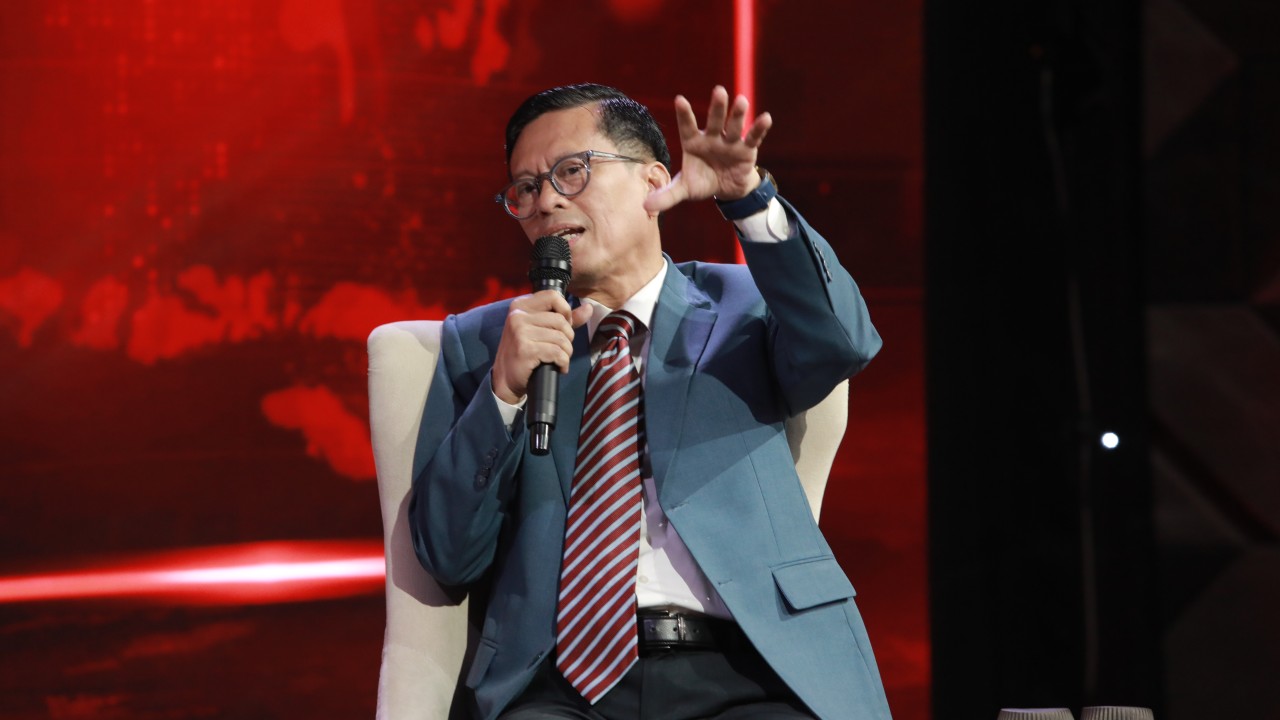 Relawan Militan Gibran 08 Nusantara, Andy Azwan sebut seharusnya Rocky Gerung tetap sebagai kritikus dan akademisi.