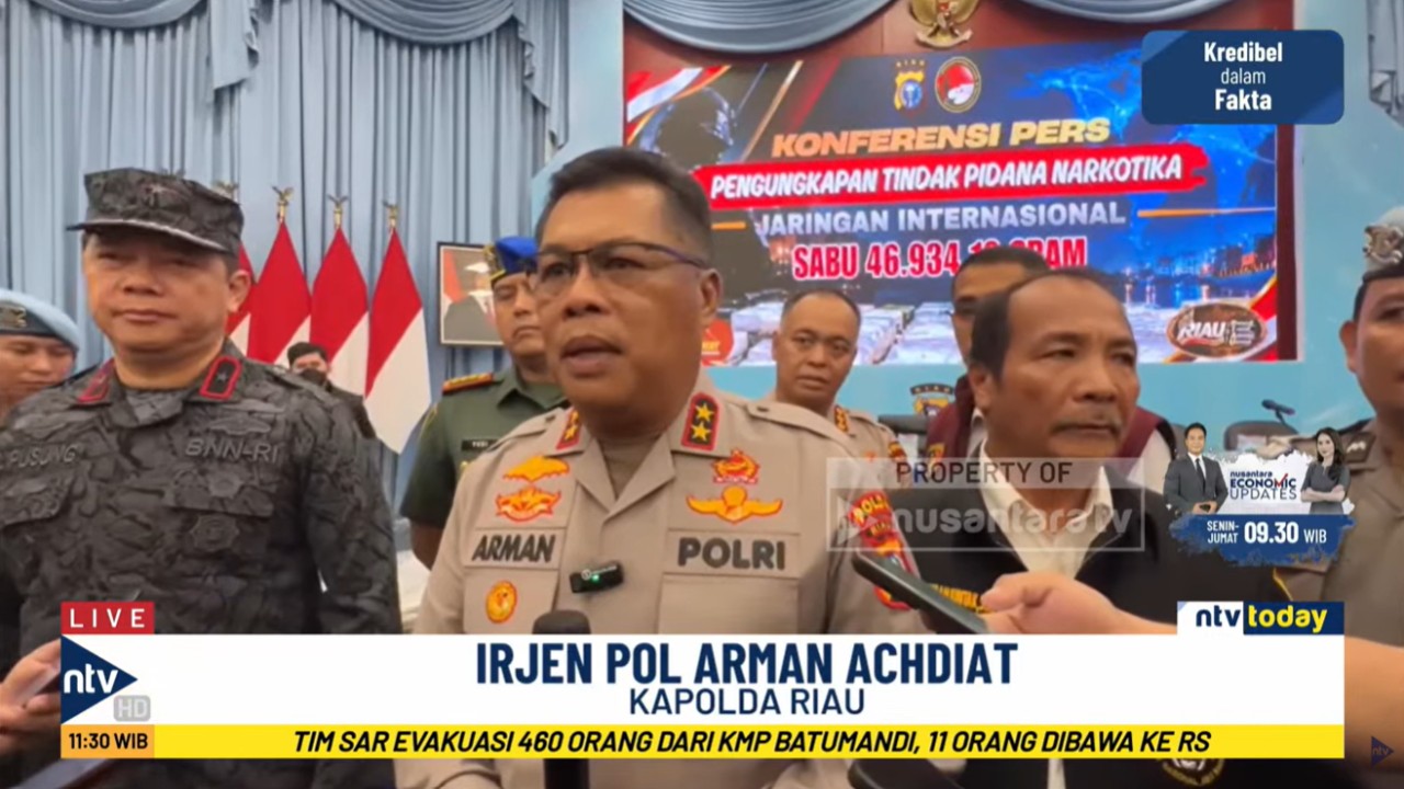 Kapolda Riau, Irjen Pol Arman Achdiat.